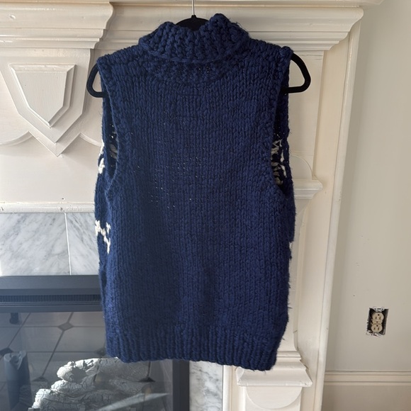 Vintage American Eagle chunky knit sweater vest. - Picture 4 of 4